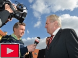 Miloš Zeman při rozhovoru (Foto: Petr Jaroň, Jarodesign.cz) Miloš Zeman při rozhovoru (Foto: Petr Jaroň, Jarodesign.cz)