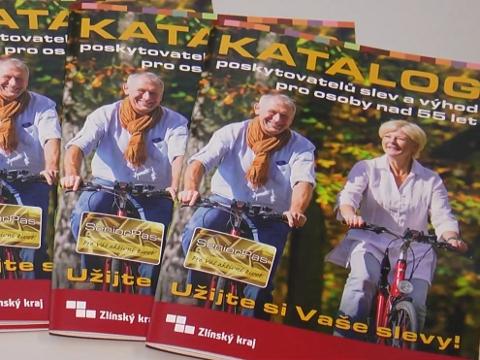 Katalog poskytovatelů slev a výhod pro osoby nad 55 let (Foto: Zlínský kraj) Katalog poskytovatelů slev a výhod pro osoby nad 55 let (Foto: Zlínský kraj)