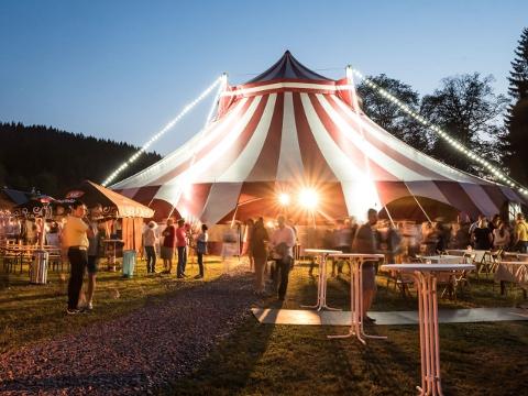 Týden kultury, šapitó (Foto: Resort Valachy Velké Karlovice) Týden kultury, šapitó (Foto: Resort Valachy Velké Karlovice)