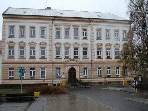 ZŠ Vizovice (Foto: www.zsvizovice.cz) ZŠ Vizovice (Foto: www.zsvizovice.cz)